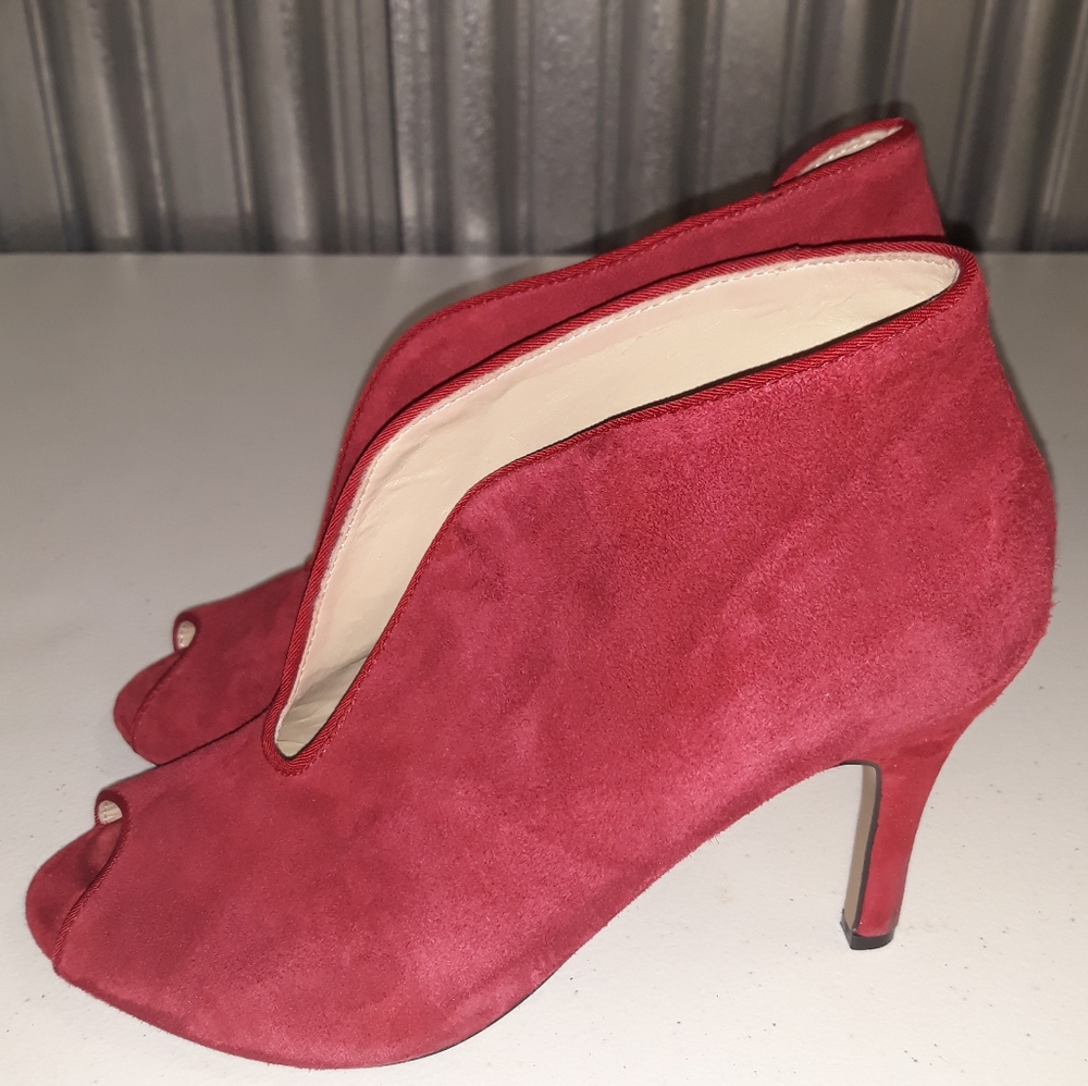 Adrienne Vittadini red peep-toe  booties
